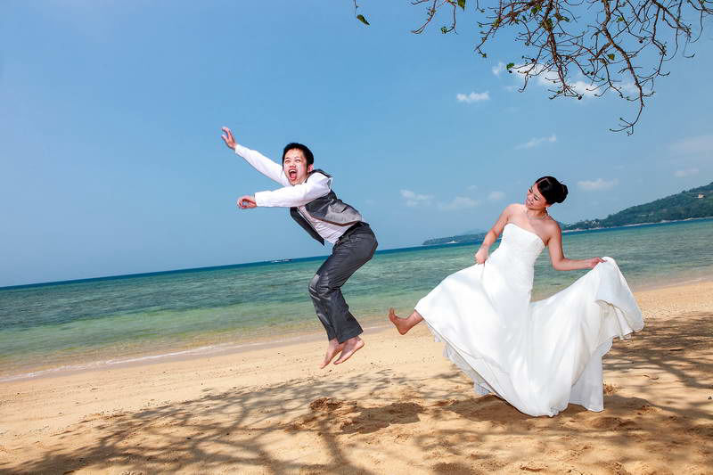 Our photographers are fun and creative, and know the best spots on Lipe to be a good backdrop for your wedding, honeymoon, pre-wedding, and marriage proposal - propose.